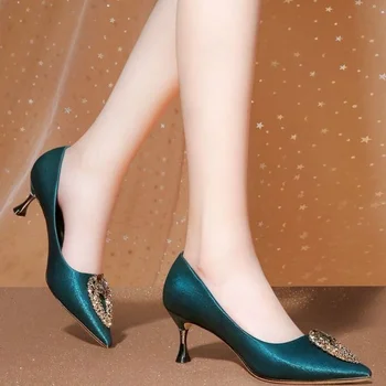 Дамски Летни обувки; Обувки-лодка с диаманти; Дамски обувки 2023 г.; Остър чорап с кристали на Високи Токчета; Червени кристали Stilito