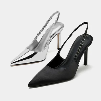 Модни дамски обувки на висок ток с остър пръсти, лято 2023, Нов стил, дизайн с веригата, Сандали на висок ток със затворени пръсти Отвън.