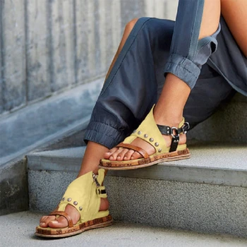 Нови дамски сандали с мека подметка, реколта джапанки с цветни блокчета и нитове, Модерни ежедневни римски сандали на равна подметка с рибено уста, Sandalia