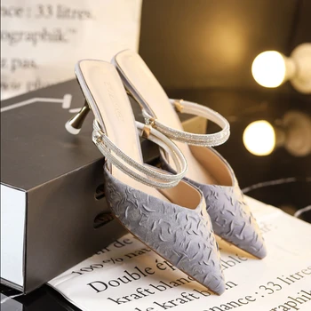 Обувки за жени 2023 Модни Модерни дамски чехли за Лятото Дишащи Прости Дамски обувки на Принцесата с остри пръсти и диаманти