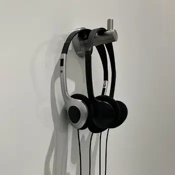 Слушалки, индивидуалност, ретро слушалка, черна и модерна стилна слушалка, втулки 3,5 мм, прозрачен слушалки, подпори за фотосесия, индивидуалност